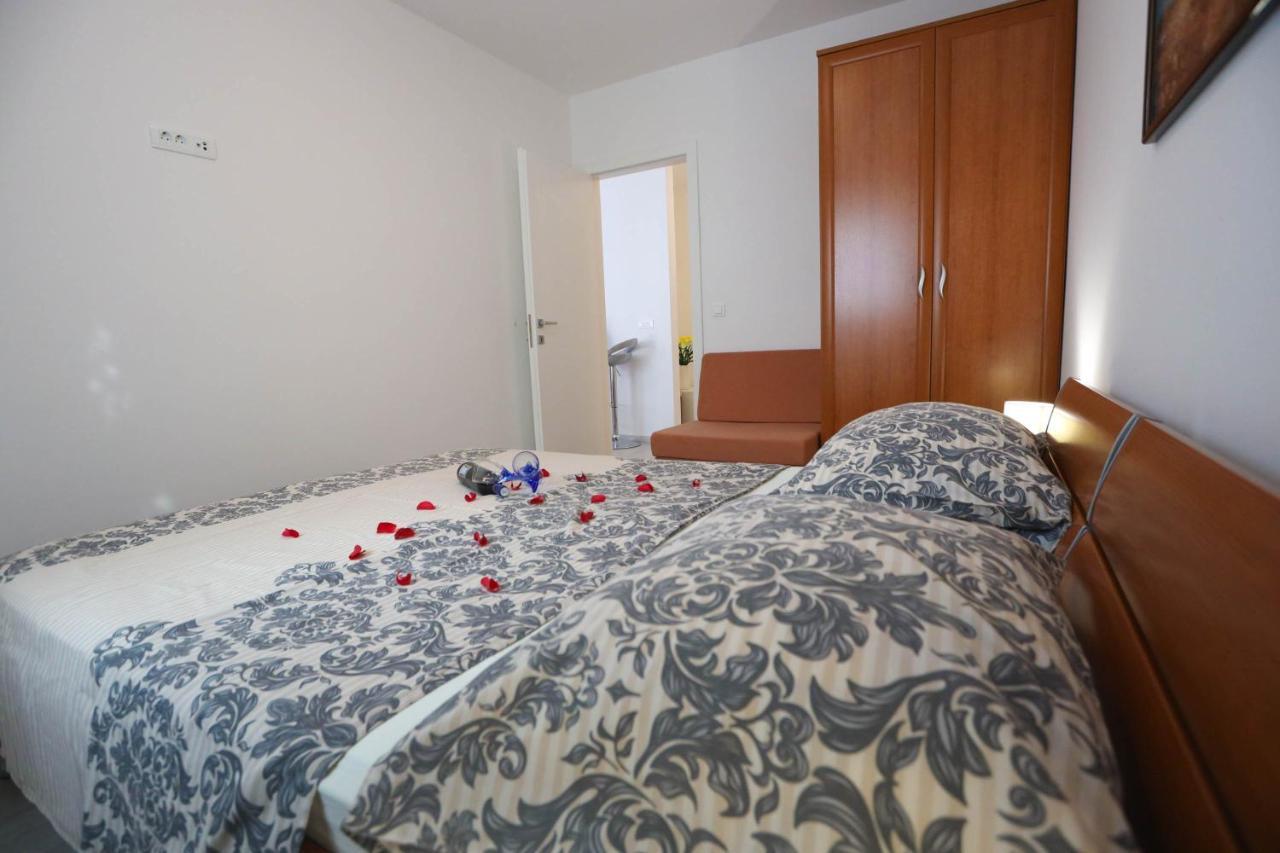 Apartman Petra Makarska Exterior foto